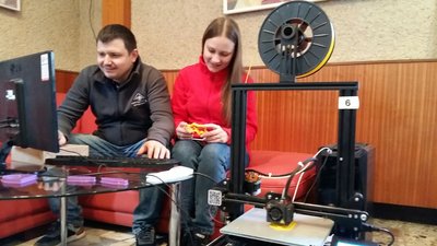 Форми для пряників і льодяників виготовляє в Ужгороді подружжя переселенців з Донецької області