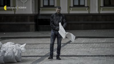 У Києві захищають пам’ятники від російських обстрілів У Києві захищають пам’ятники від російських обстрілів