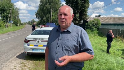 "Заходжу, лежить поперек ліжка, вила в шиї": подробиці вбивства жительки Чернігівщини "Заходжу, лежить поперек ліжка, вила в шиї": подробиці вбивства жительки Чернігівщини