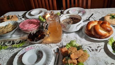 Різдвяна композиція, оплатка та святковий настрій: як кропивницька родина готується до Різдва Різдвяна композиція, оплатка та святковий настрій: як кропивницька родина готується до Різдва
