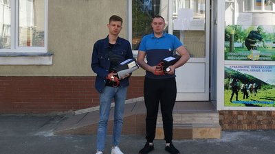 Волинські волонтери виготовили для військових більше сотні інверторів