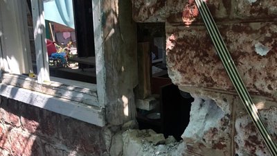 Росія обстріляла Золочів на Харківщині снарядами на парашутах Росія обстріляла Золочів на Харківщині снарядами на парашутах
