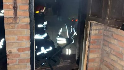 У Кривому Розі горів приватний будинок: надзвичайники знайшли тіла чоловіка та жінки