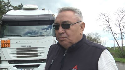 В "Устилузі" на Волині – десятикілометрова черга з вантажівок те легкових автомобілів В "Устилузі" на Волині – десятикілометрова черга з вантажівок те легкових автомобілів