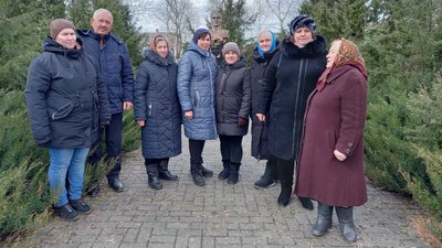Гімн у виконанні жителів волинського села набрав два мільйони переглядів Гімн у виконанні жителів волинського села набрав два мільйони переглядів