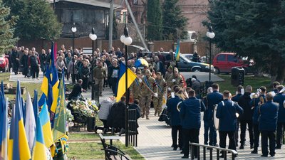 В Ужгороді попрощалися із полеглим військовим Ярославом Малюком В Ужгороді попрощалися із полеглим військовим Ярославом Малюком