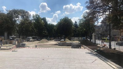 Новий фонтан біля Львівської опери відкриють наприкінці вересня Новий фонтан біля Львівської опери відкриють наприкінці вересня