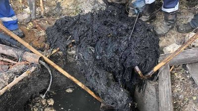 До сотні заявок за тиждень: чому у Полтаві забивається каналізація
