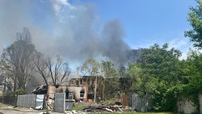Що відбувається на місці ракетного удару по Дніпру. Фоторепортаж Що відбувається на місці ракетного удару по Дніпру. Фоторепортаж