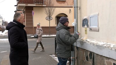 Вуличний художник із Франції залишив малюнки в Чернігові Вуличний художник із Франції залишив малюнки в Чернігові