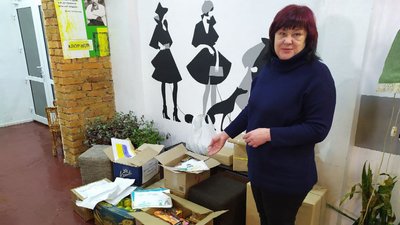 Смаколики, ліки та теплі речі. Як кропивничани збирали для військових новорічні подарунки Смаколики, ліки та теплі речі. Як кропивничани збирали для військових новорічні подарунки