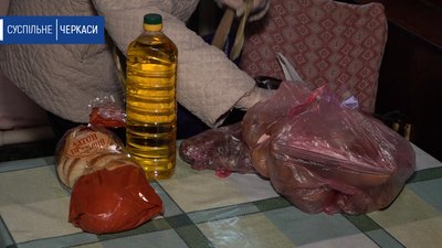 Як соцпрацівники Черкас доглядають за самотніми людьми під час карантину Як соцпрацівники Черкас доглядають за самотніми людьми під час карантину