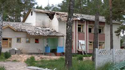 Більшість зруйнованих будинків в селах довкола Чернігова планують відновити восени Більшість зруйнованих будинків в селах довкола Чернігова планують відновити восени