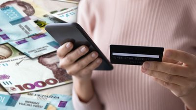 Жителька Чернігова втратила 100 тисяч гривень унаслідок шахрайства