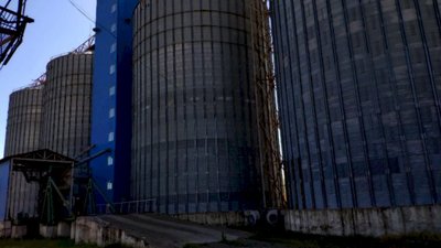 Окупаційна влада почала шукати у Херсоні міжнародних перевізників для вивозу та продажу вкраденого зерна