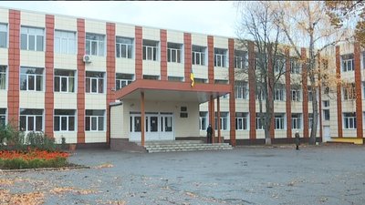 “Є плюси в обох формах”. У Сумах учні початкових класів повернулися за шкільні парти