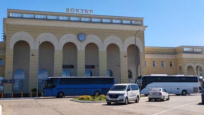 Усі поїзди до Криму та з нього 20 червня курсуватимуть лише до/з Керчі