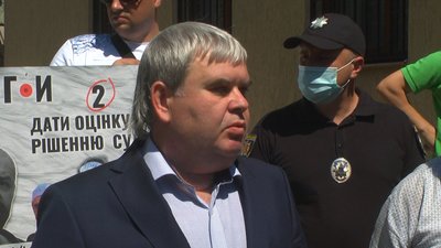 У Запоріжжі вимагали негайно повернути під варту підозрюваних у вбивстві "Сармата" У Запоріжжі вимагали негайно повернути під варту підозрюваних у вбивстві "Сармата"