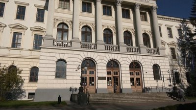 Львівська політехніка та медуніверситет навчатимуть дистанційно до кінця року Львівська політехніка та медуніверситет навчатимуть дистанційно до кінця року
