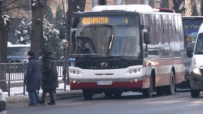 Не зупиняти рух комунального транспорту під час повітряних тривог пропонують у Франківську Не зупиняти рух комунального транспорту під час повітряних тривог пропонують у Франківську