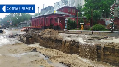 У Чернігові злива підтопила вісім вулиць та Центральний ринок