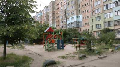 Яки стан дитячих майданчиків у Полтаві. Які ремонтуватимуть Яки стан дитячих майданчиків у Полтаві. Які ремонтуватимуть