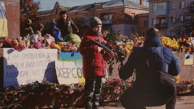 У Франківську відкрили фотовиставку бійця ЗСУ Антона Балана про перші дні деокупації Херсона У Франківську відкрили фотовиставку бійця ЗСУ Антона Балана про перші дні деокупації Херсона