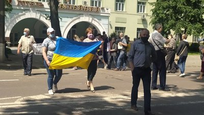 У Сумах люди перекрили вулицю Привокзальну біля готелю "Ювілейний"