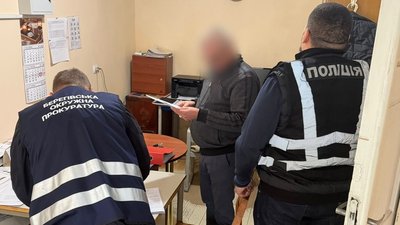 На Закарпатті двом посадовцям повідомили про підозру у привласненні коштів