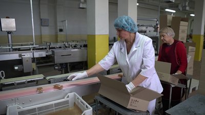 Житомирська кондитерська фабрика відновила роботу після кількатижневої перерви Житомирська кондитерська фабрика відновила роботу після кількатижневої перерви