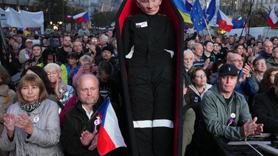 "Чехія проти страху": у Празі відбулася акція на підтримку України "Чехія проти страху": у Празі відбулася акція на підтримку України