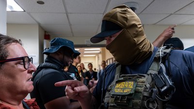 Міграційна та митна служба США, ICE