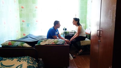 Приїхали із зони бойових дій: у гуртожитку на Вінниччині проживають 43 переселенці