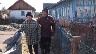 Двічі тікали від війни: історія родини, яка евакуювалась на Хмельниччину Двічі тікали від війни: історія родини, яка евакуювалась на Хмельниччину
