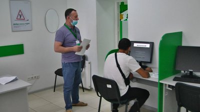 Без права на помилку: 20 хмельничан сьогодні здавали на права під камеру
