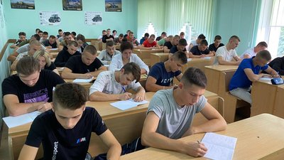 Генератори, засоби звʼязку та аптечки: 700 студентів навчаються очно в одному з вінницьких ВНЗ Генератори, засоби звʼязку та аптечки: 700 студентів навчаються очно в одному з вінницьких ВНЗ