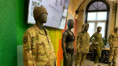 Перші партії жіночої військової форми надійшли в кілька бригад — Міноборони