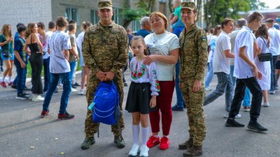 Нацгвардійці привели у школу Поліну Сілантьєву