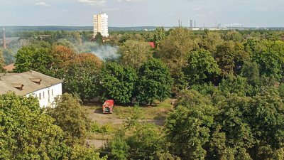 У Сумах на Хіммістечку вдруге за місяць горить покинута будівля