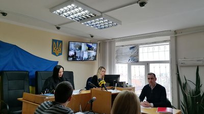Підозрюють у вимаганні грошей за оренду землі. У Кропивницькому судять двох працівників міськради