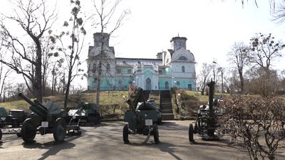 Палац у Корсуні-Шевченківському Палац у Корсуні-Шевченківському