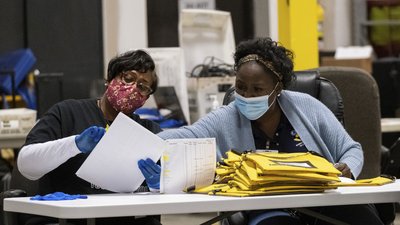 Вибори у США: демократи за крок від того, щоб встановити контроль над Сенатом