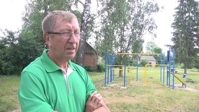 У селі Закутинці на Житомирщині встановили спортивний майданчик У селі Закутинці на Житомирщині встановили спортивний майданчик