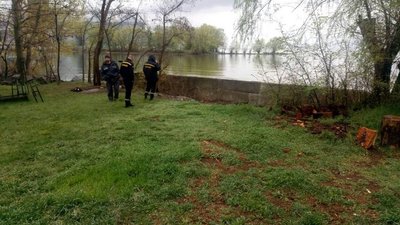 На Полтавщині третій день шукають чоловіків, які перекинулися на човні На Полтавщині третій день шукають чоловіків, які перекинулися на човні