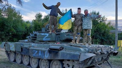 Медикиня-ветеранка навчає тактичної медицини школярів на Харківщині Медикиня-ветеранка навчає тактичної медицини школярів на Харківщині
