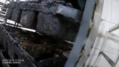Бруд і будівельні шпателі: улянівський хліб заборонили на Сумщині через санітарні порушення Бруд і будівельні шпателі: улянівський хліб заборонили на Сумщині через санітарні порушення