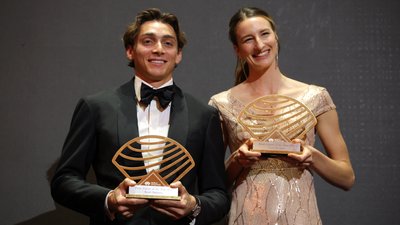 Мондо Дюплантіс та Нікола Оліслагерс на World Athletics Awards-2025