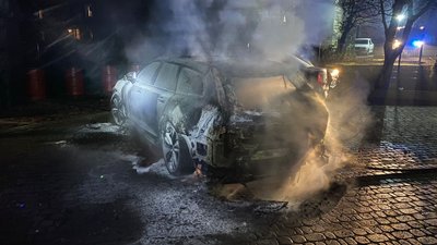 Власник нікого не підозрює: у Рівному підпали автомобіль Власник нікого не підозрює: у Рівному підпали автомобіль