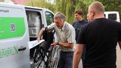 В Ужгород доставили гуманітарну допомогу — медичне обладнання з Австрії