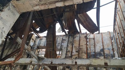 Окупанти обстрілами знищили ліцей в Черкаській Лозовій на Харківщині Окупанти обстрілами знищили ліцей в Черкаській Лозовій на Харківщині